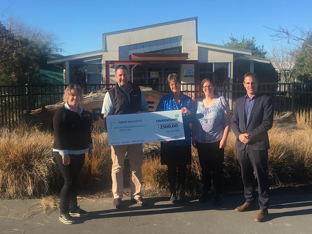 Ravensdown presentation of 2,500 cheque to Oxford Area School.