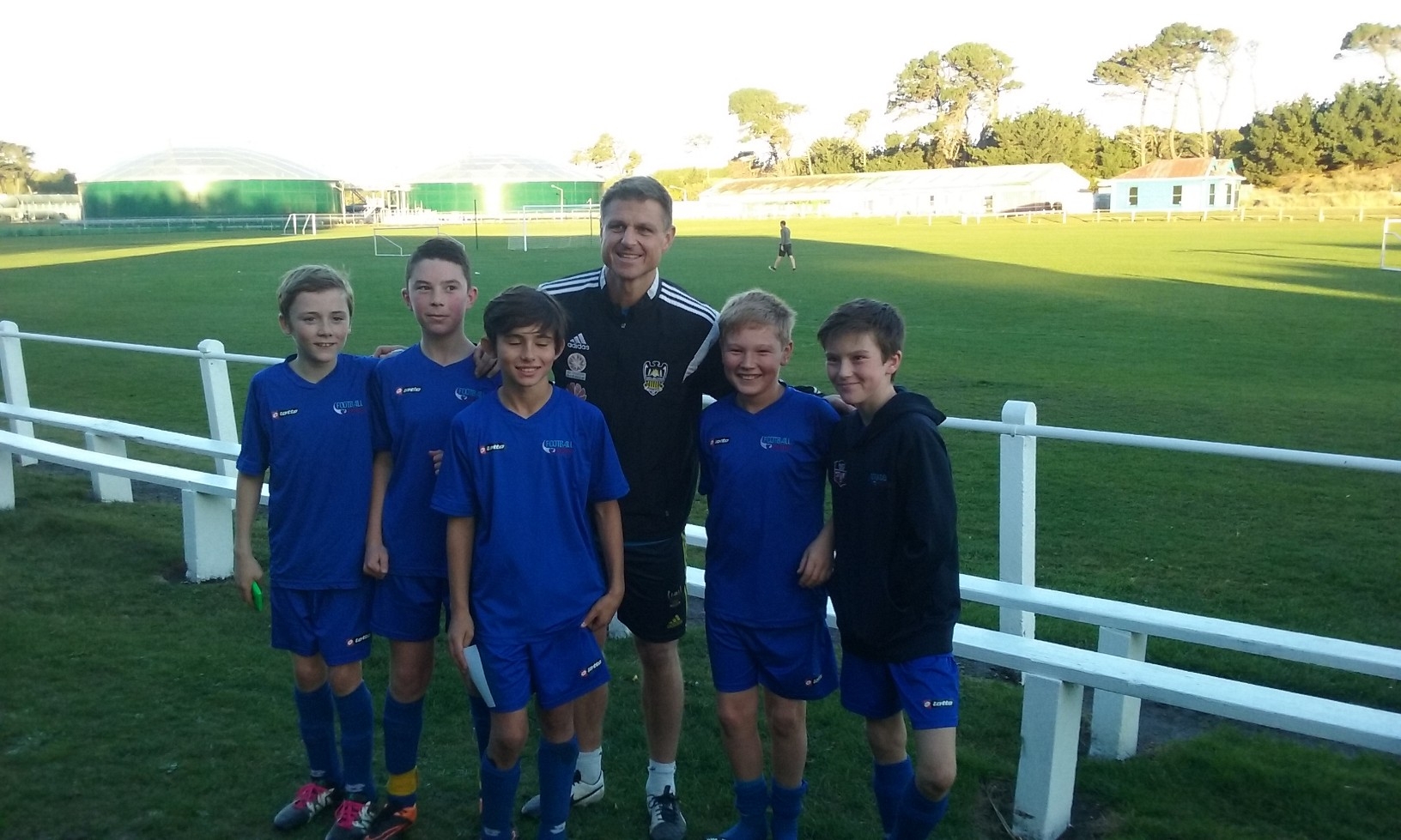 tahuna-students-train-with-former-all-white-tahuna-normal-intermediate