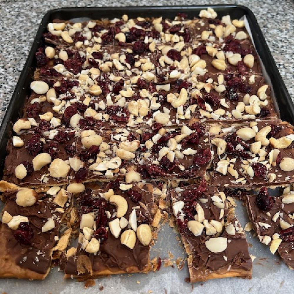 Christmas Recipe Salada Crackers — December 2023 Newsletter