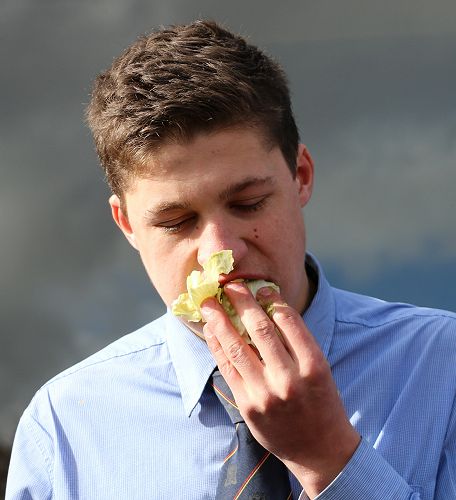 Lettuce Eating - Tom