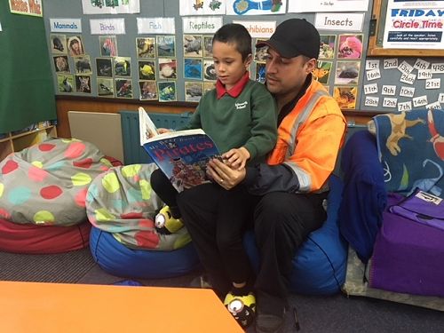 Hapua Parents Visit to Read during Book Week