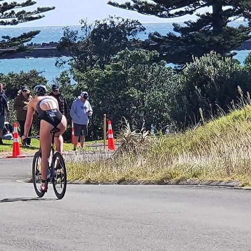 Nikita Coleman competing