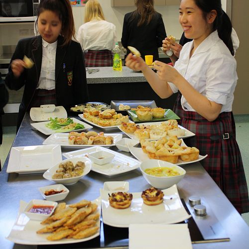 Invite a Friend Fingerfood Lunch