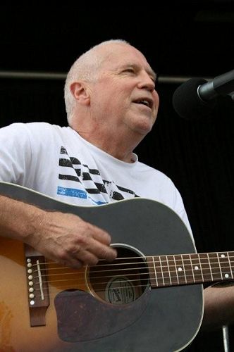 Phil Hope - Guitar and Ukulele at Amesbury