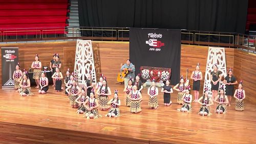 Video: Waiata ā ringa