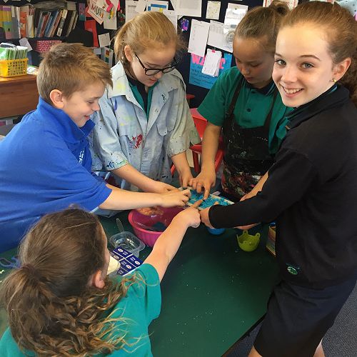 Making amazing bath bombs - the class smelt delicious!!