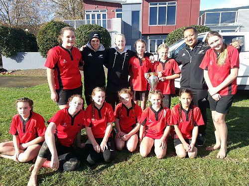 Black Ferns with WIS tackle rugby team