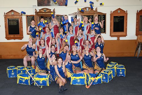 Roncalli Hockey Girls  ~ Night 'n Day Sponsors