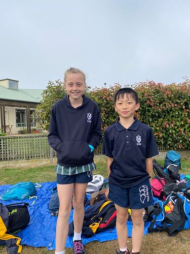 Bobby Song and Isabella van Aart before they begin their run of 2km