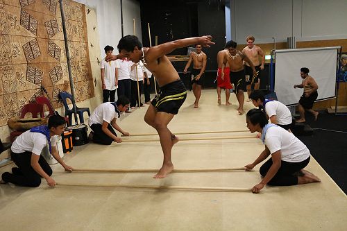 A mix of Filipino and Samoan 