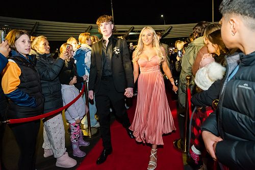 Alia Vanstone makes a grand entrance