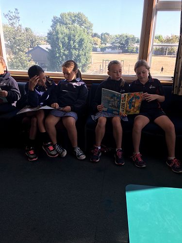 Daily 5 Cafe - Read to Someone