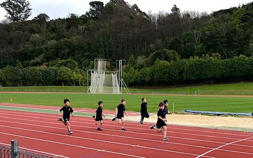 Students competing in the sprints.