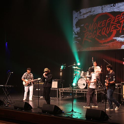 Fifty Toes: Isaac Jones (guitar), Ethan Dawson (bass), Ollie Lutton (vocals), HyunJin Lee (drums) and Rheubyn Hunter (guitar).