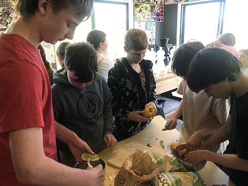 Ōmata students making guacamole