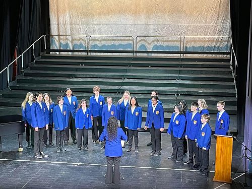 Tira Tawa choir directed by Elisabeth Te Puni