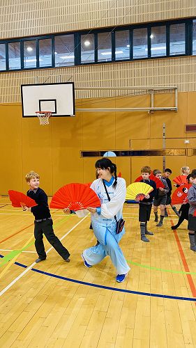 Year 3 learning Taichi fan