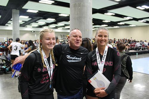 Sophie and Greta Making Tournament Team at the Aloha Summer Classic in Hawaii