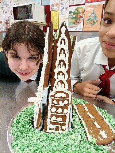 Chrysler Building by Sofia, Kelsy and Bradley