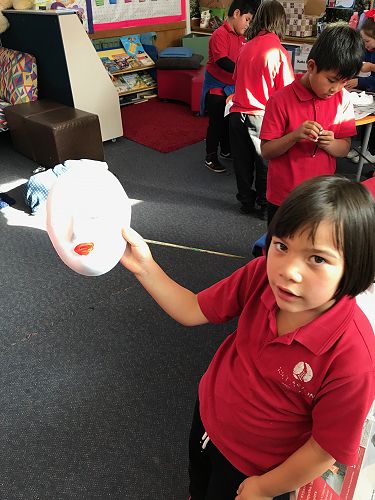 Team Harakeke Mask Making