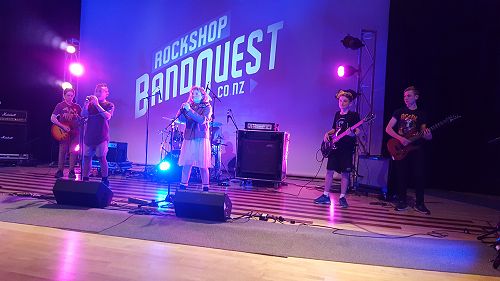 Laa'laai (best vocals prize winner) in action!