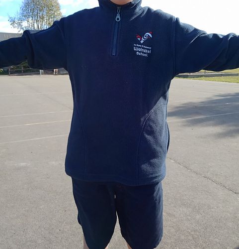 Navy ½ zip polar fleece (logo)+ Navy shorts