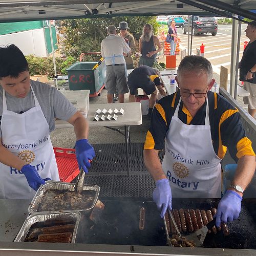 We have had lots of activities,
such as BBQ at Bunnings Rocklea, Movie night, volunteer working for Donation in
Kind. 