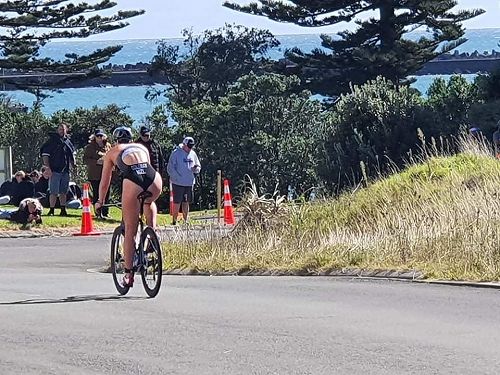 Nikita Coleman competing