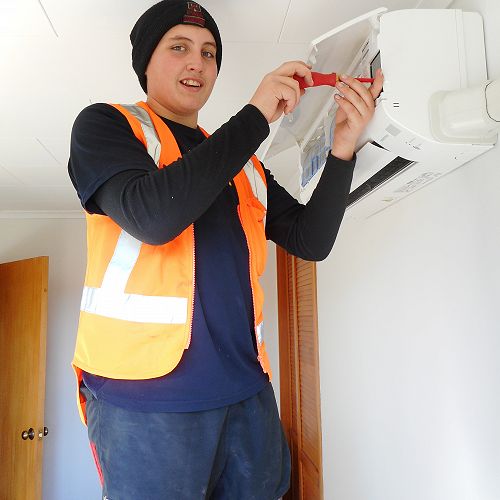 Heath Cox Aotea Electric