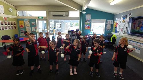 Video: Room 8 - e rere taku poi