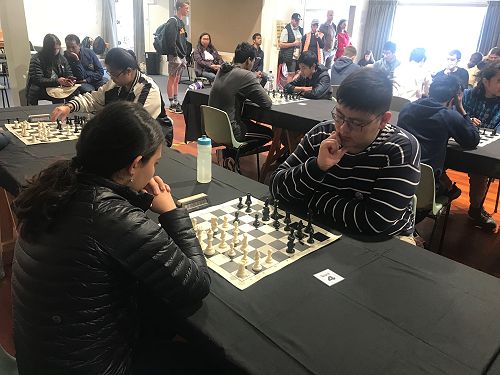 Nathanael Loy (right)