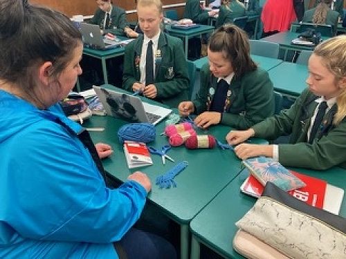 Bridgette, Neve and Zara have worked really hard to find the right yarn to make macrame key rings