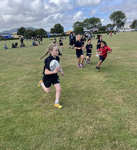 Caitlin takes off down the wing