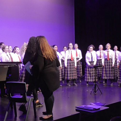 Video: 12  Cantrices