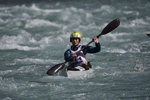 Brodie Seelen competes in the Coast to Coast