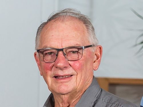 Rotary E-Club of Australian Nomads Project Manager Bob Lemon