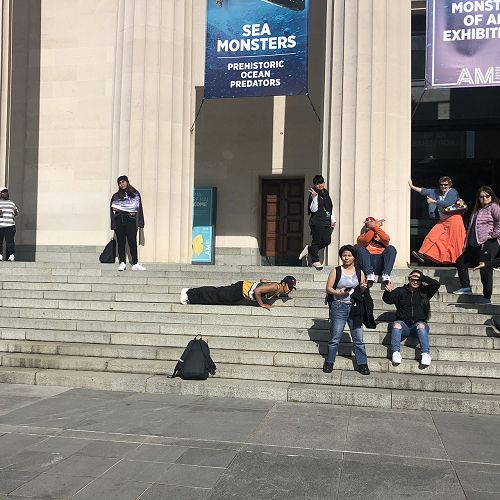 Video: A year full of loose change