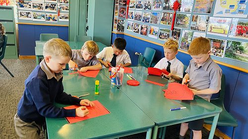 Year 3 students making Hongbao
