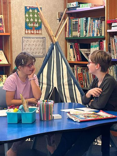 Sophie and Quinn catching up