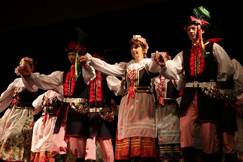 Polish dance group