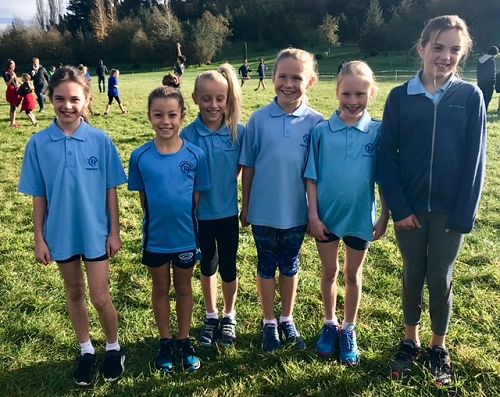 Heidi, Milly, Ashlee, Scarlett, Jenna and Pippa