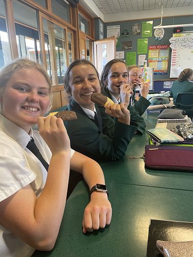 Miam miam! Students enjoying their langues de chat