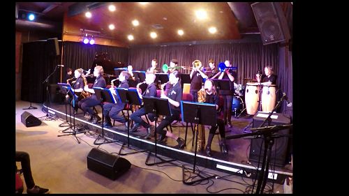 Video: Oye Como Va JazzQuest