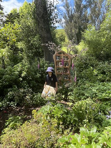 Lottie finding hidden treasure