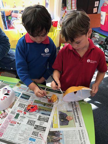 Team Harakeke Mask Making