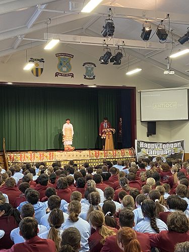 Victor Woodhouse and Petelo Faha 