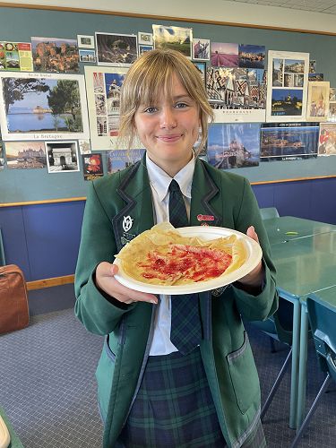 Monet Morrison with her crêpe - Miam Miam