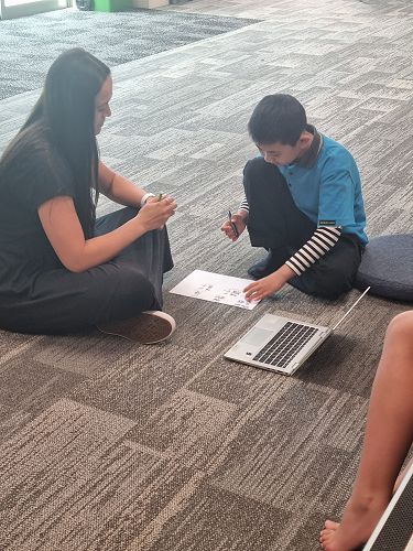 1-1 learning time with Charlotte in Pōhutukawa