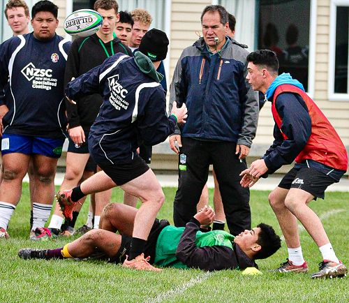 Dave Rennie joins PNBHS 1st XV for their Training Camp