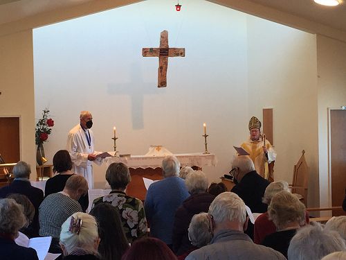 Liturgist (and Warden) Ralph Gordon and Bishop Steven Benford lead the service